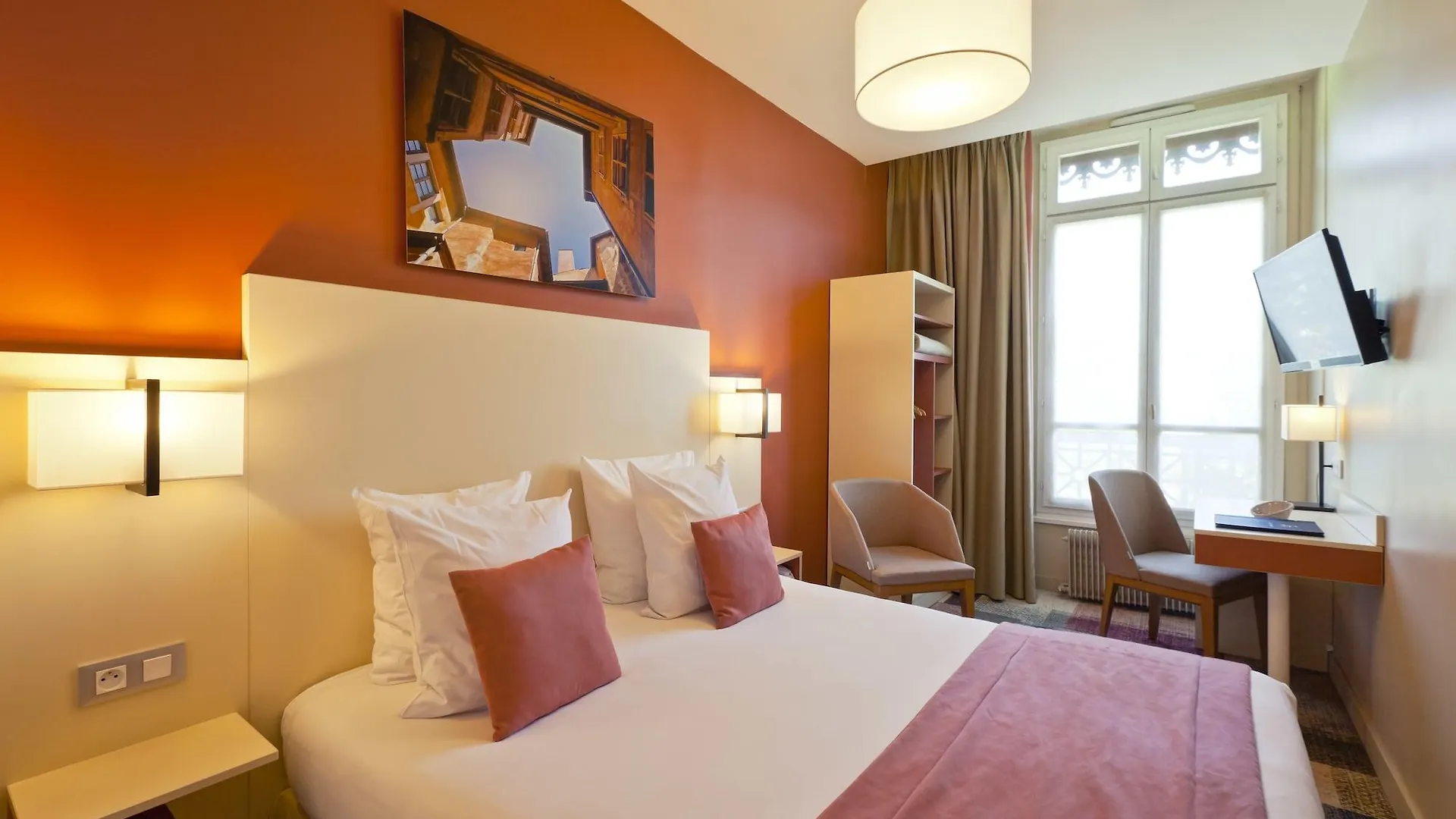 ***  Hotel Des Remparts Perrache Lyon France
