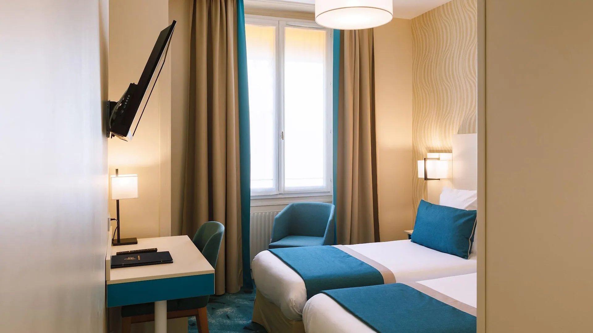 Hotel Des Remparts Perrache Lyon 3*,