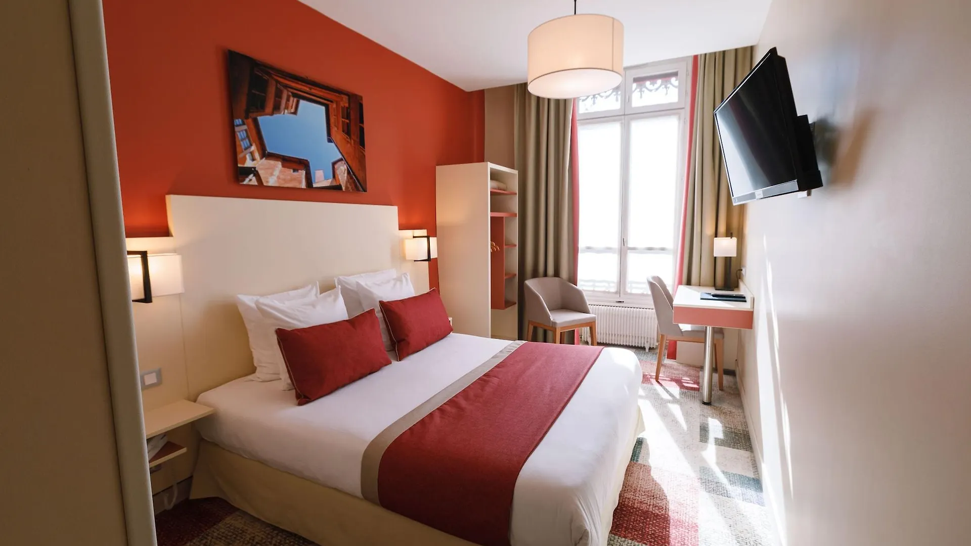 ***  Hotel Des Remparts Perrache Lyon France