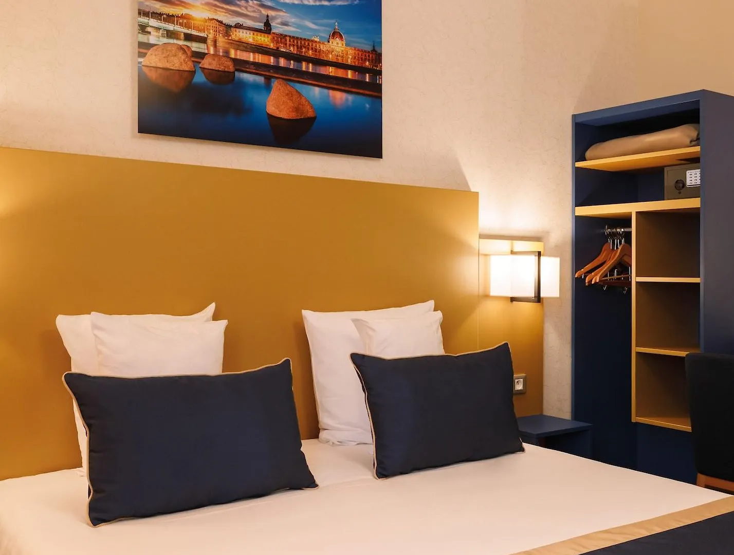 Hotel Des Remparts Perrache Lyon